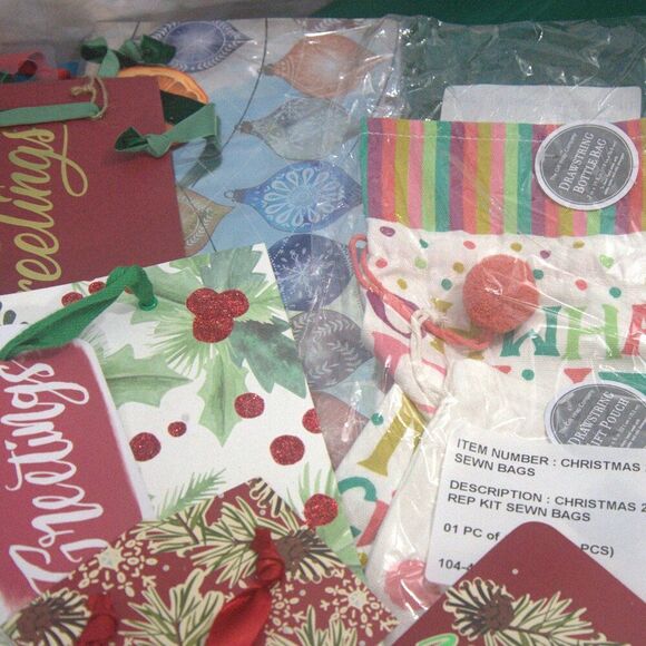 Premium Christmas Gift Bag Bundle Set of 14 - Picture 5 of 9